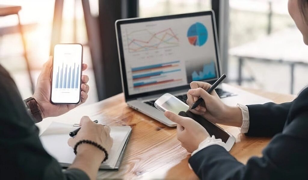 Crafting a Competitive Edge with Data: Strategies for Modern Business Success